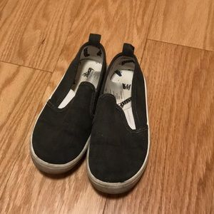 H&M slip on tennis shoes boys size 10 1/2